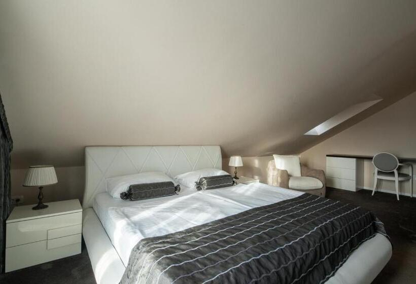 سوئیت پرزیدنت, Boutique Hotel Life
