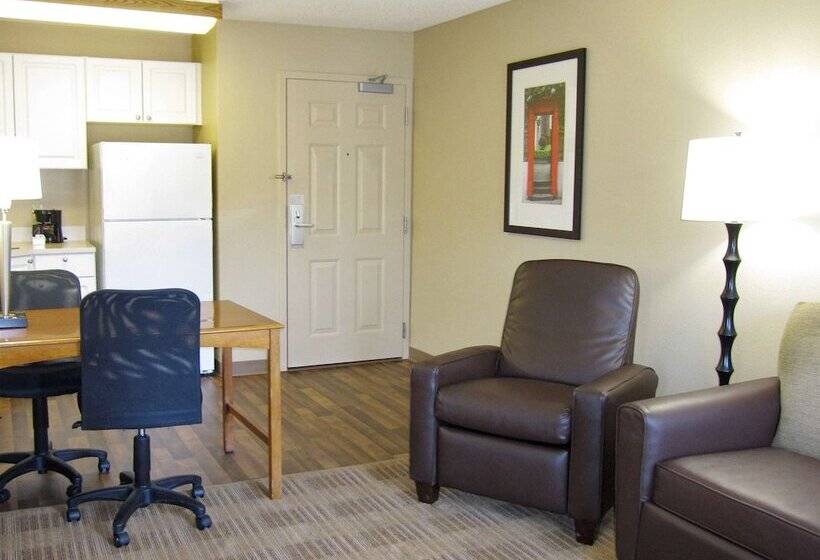 Студия Deluxe, Extended Stay America Suites  Detroit  Novi  Orchard Hill Place
