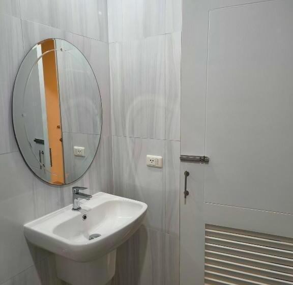 غرفة قياسية, Aonang Goodwill