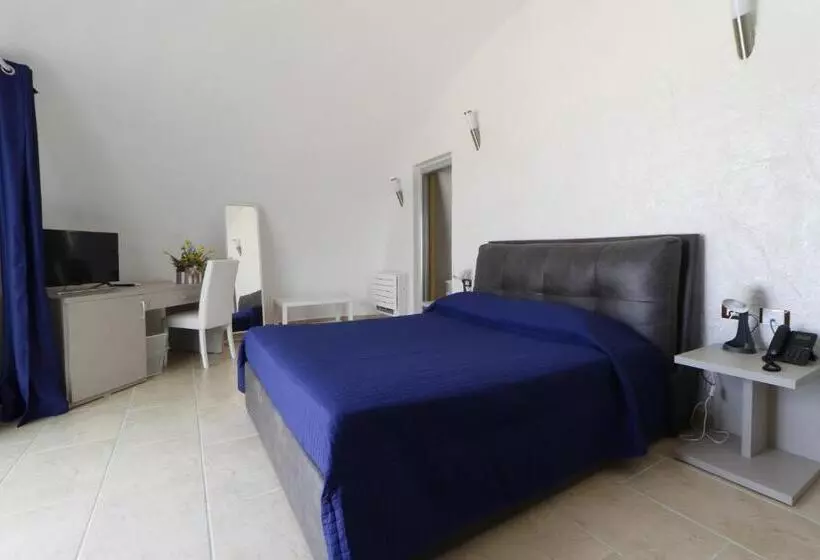 اتاق سوپریور, Capo Campolato