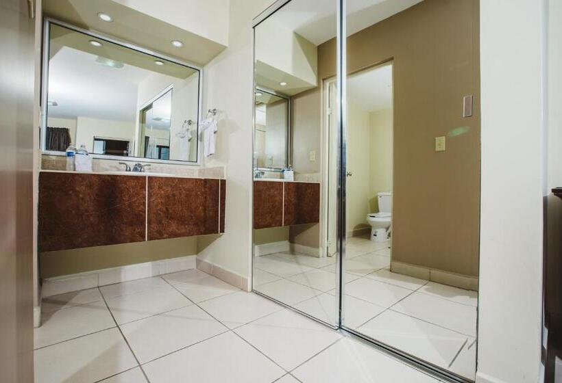 Номер Стандарт, Del Mar Inn Rosarito