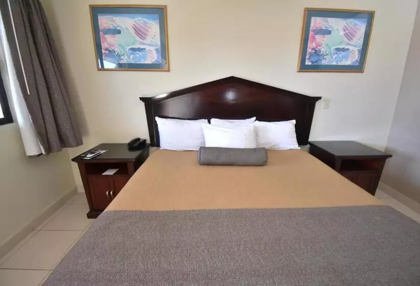 キングサイズベッドのスタンダードルーム, Del Mar Inn Rosarito