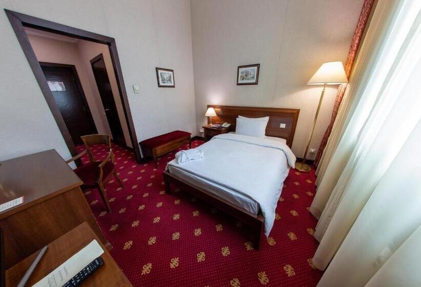 اتاق استاندارد یک نفره, Grand Tien Shan