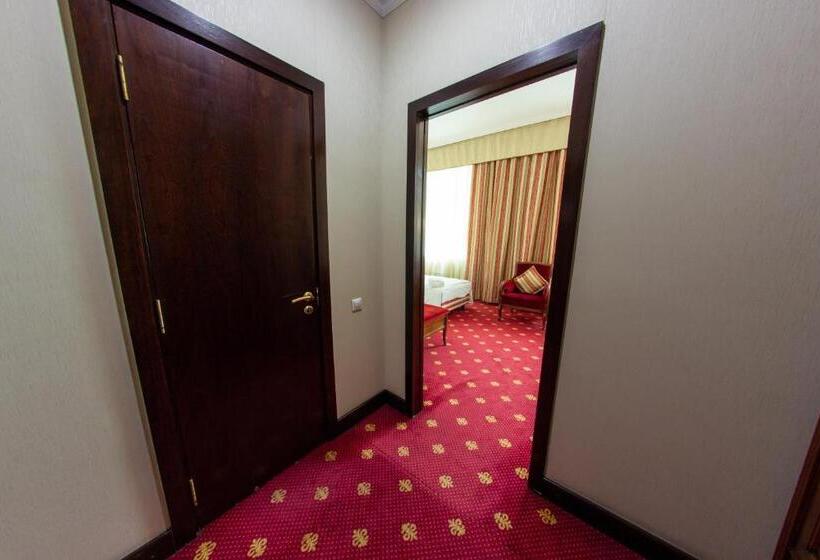 اتاق سوپریور, Grand Tien Shan