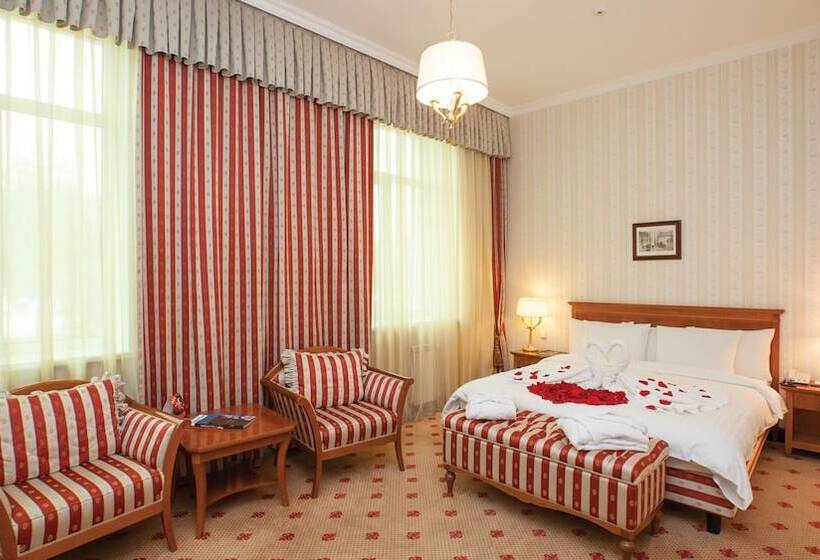 اتاق لوکس, Grand Tien Shan