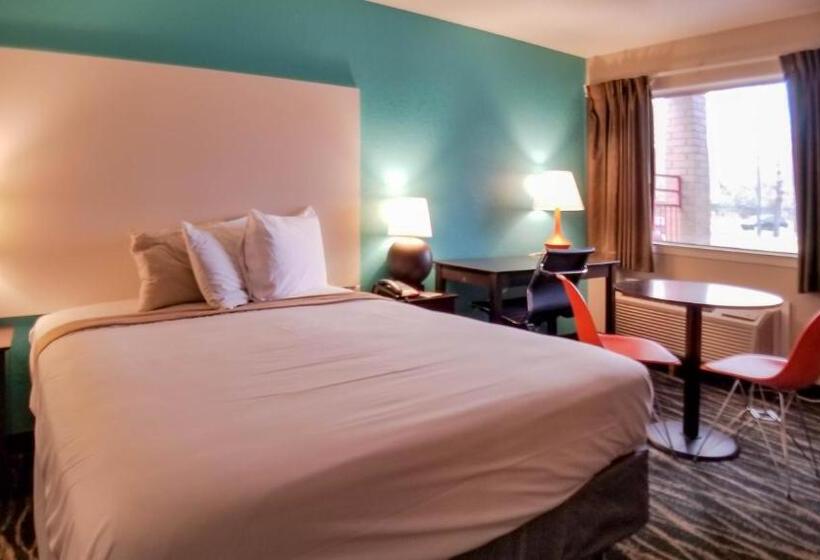 غرفة قياسية سرير كينج لذوى الإحتياجات الخاصة, Howard Johnson By Wyndham Houston Hobby