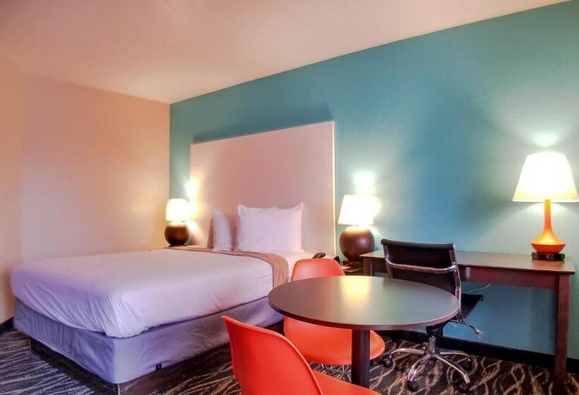 Chambre Standard Lit King Size Adaptée aux Personnes à Mobilité Réduite, Howard Johnson By Wyndham Houston Hobby