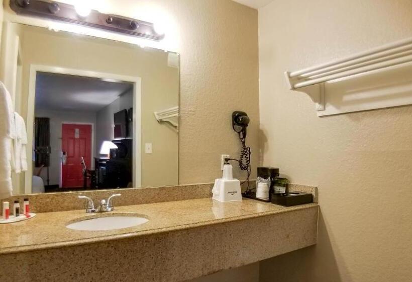 מיטת קינג בסוויטה, Howard Johnson By Wyndham Houston Hobby