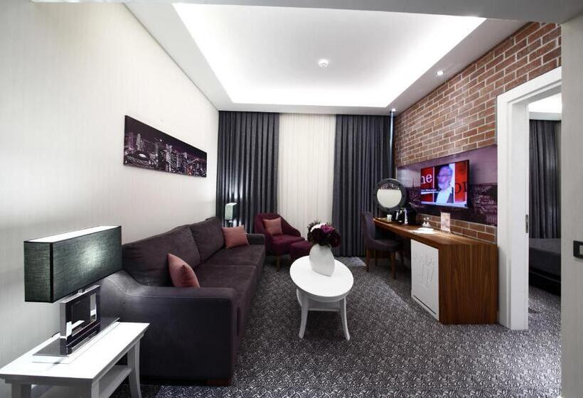 スイート, Montania Special Class