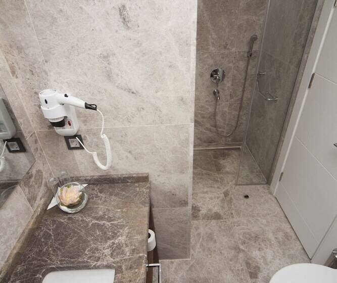 スーペリアールーム, Montania Special Class