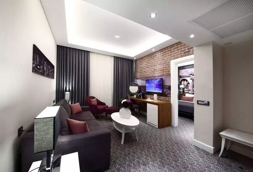 Suite, Montania Special Class