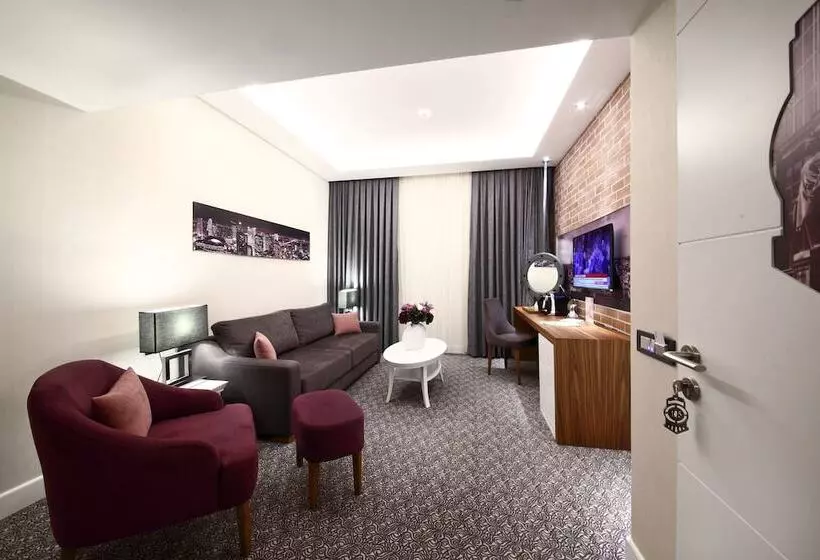 Suite, Montania Special Class