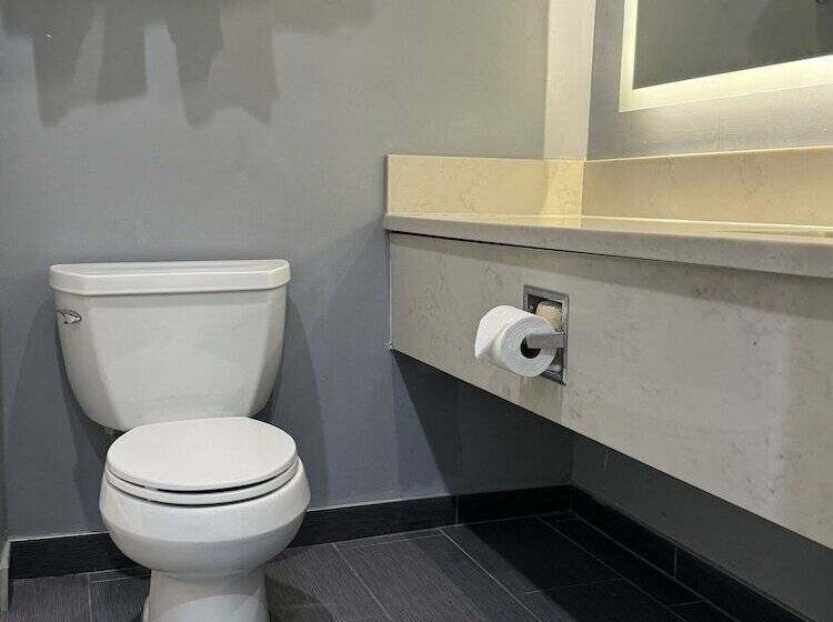 חדר אקזקיוטיב, Moonlite Inn