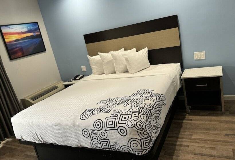 חדר אקזקיוטיב, Moonlite Inn