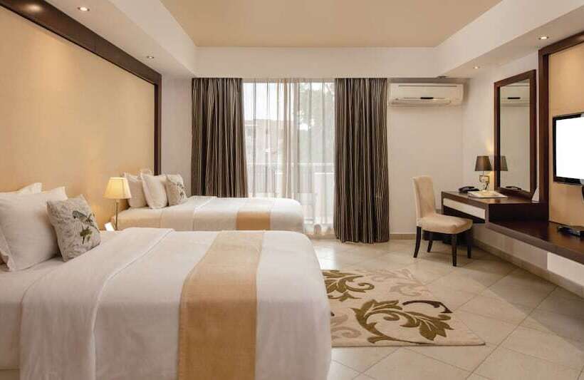 اتاق لوکس, Peninsula Hotel Dar Es Salaam