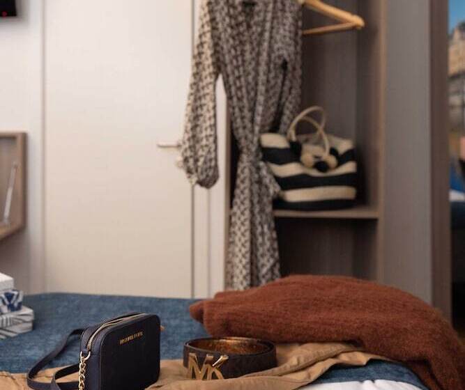 スタンダードトリプルルーム, Soder