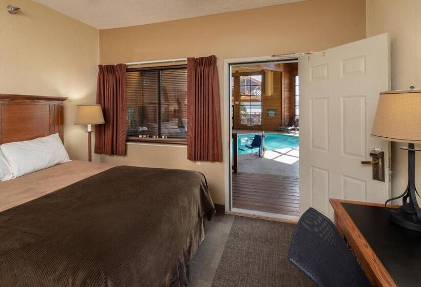 스탠다드 룸 풀장 전망, Arrowwood Resort At Cedar Shore