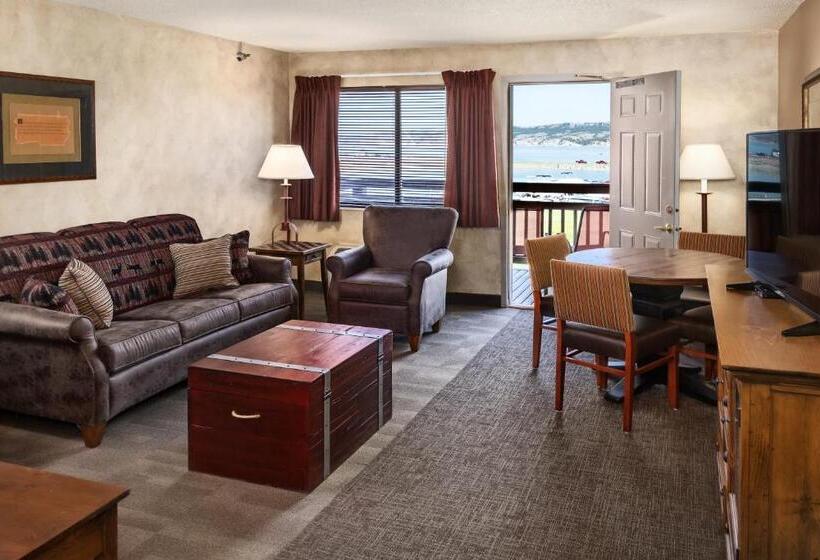 스위트 킹사이즈 침대, Arrowwood Resort At Cedar Shore