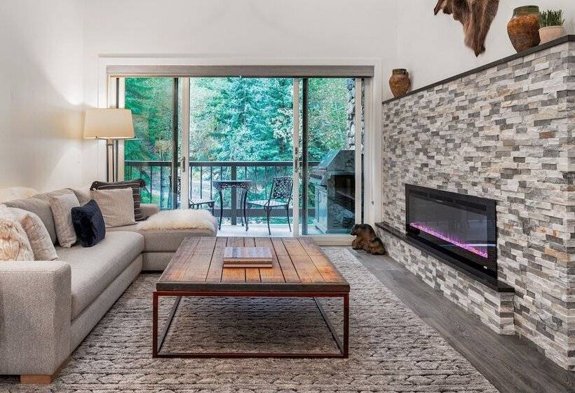 Апартаменты 4 Спальни, Creekside At Beaver Creek