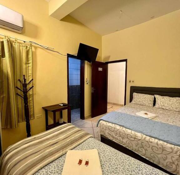 اتاق خانوادگی, Catedral