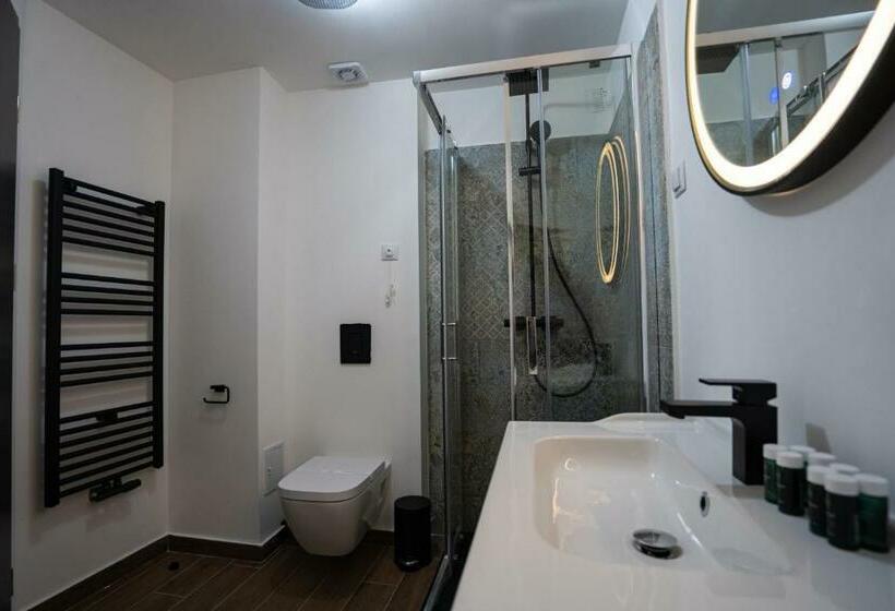 스탠다드 룸, Cristal