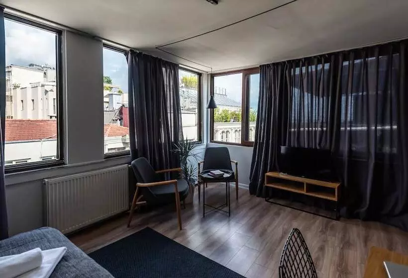 デラックスルーム, Pesa Suites