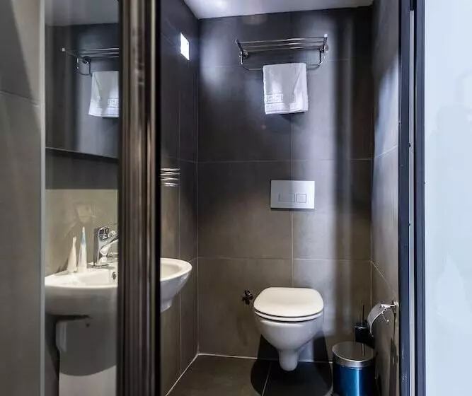 デラックスルーム, Pesa Suites