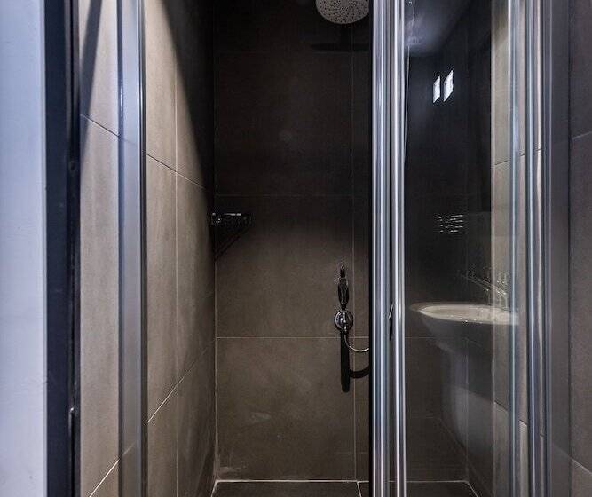 اتاق لوکس, Pesa Suites