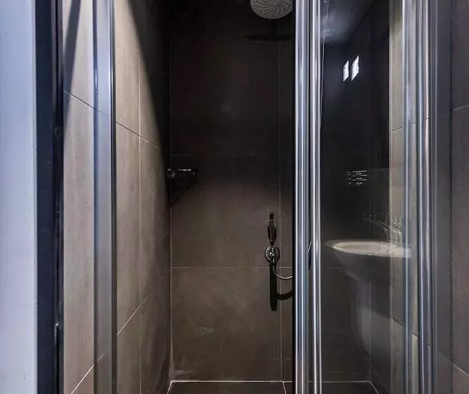 デラックスルーム, Pesa Suites
