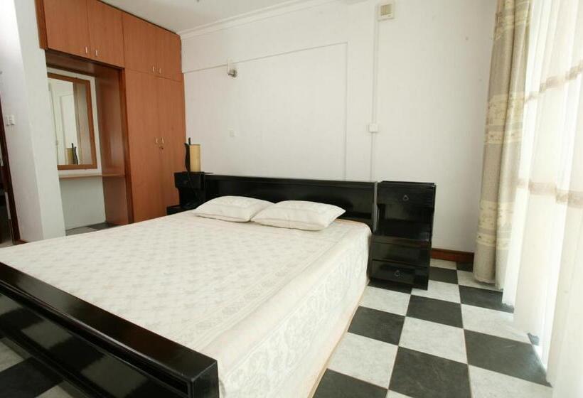 سوییت اجرایی, Ivys