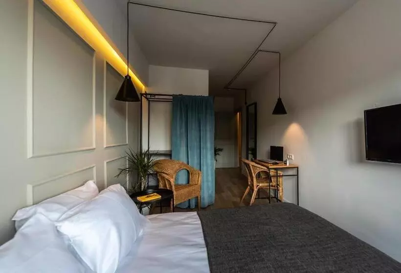スタンダードルーム, Pesa Suites