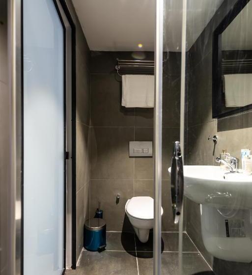 اتاق استاندارد, Pesa Suites