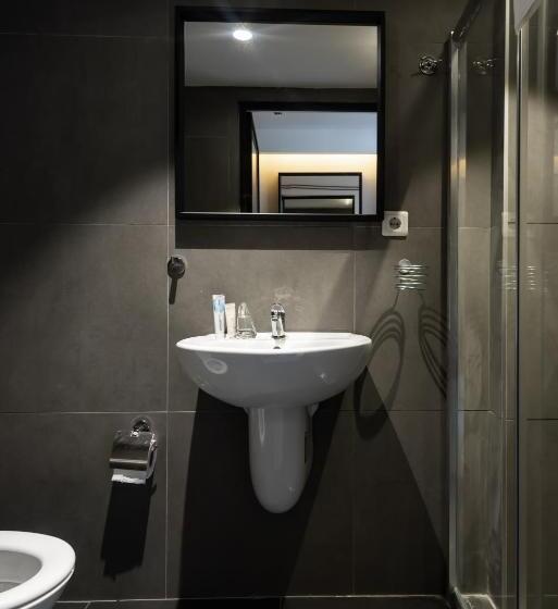 اتاق استاندارد, Pesa Suites