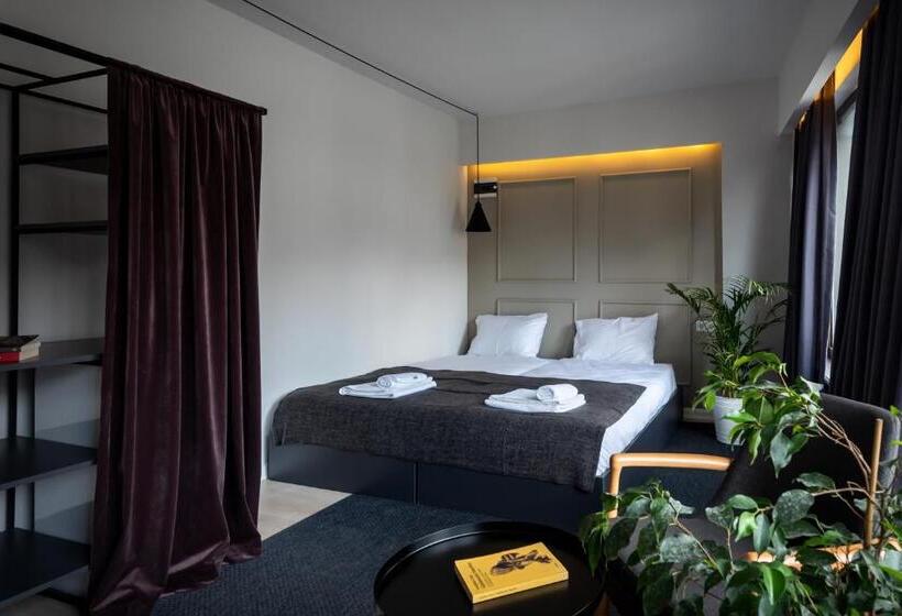 اتاق لوکس, Pesa Suites