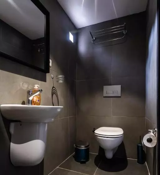 デラックスルーム, Pesa Suites