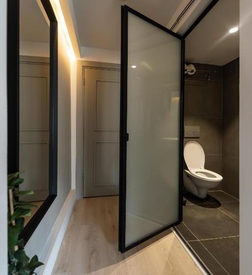 デラックスルーム, Pesa Suites