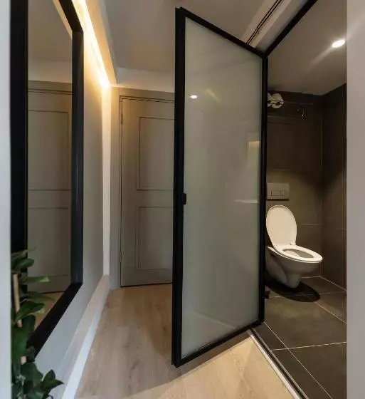 デラックスルーム, Pesa Suites