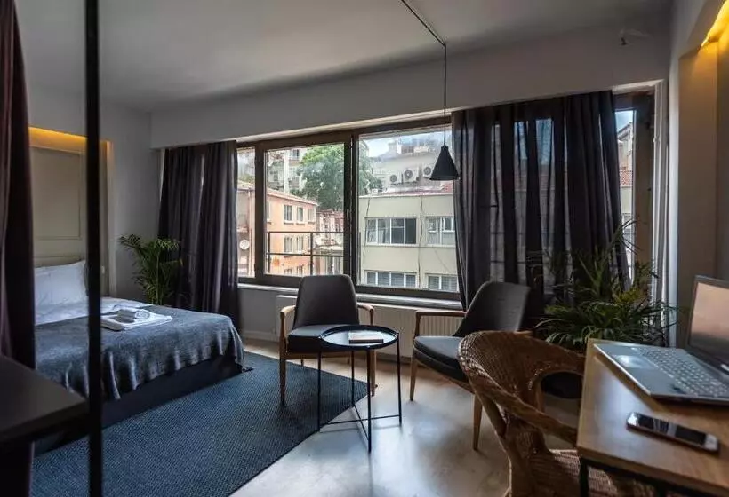 デラックスルーム, Pesa Suites