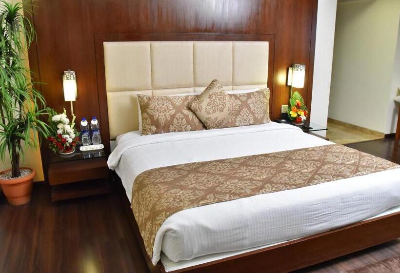 Suíte Executivo, Seasons  Rajkot