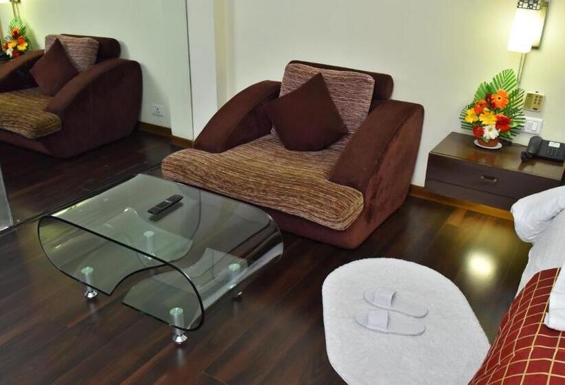 Люкс, Seasons  Rajkot