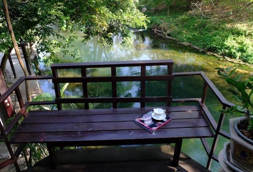 带2个卧室和按摩浴缸的别墅, Zantiis Ndol Villas