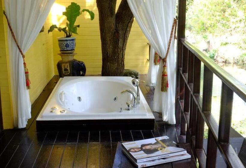 带2个卧室和按摩浴缸的别墅, Zantiis Ndol Villas