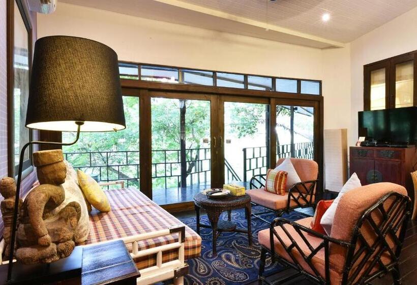 带2个卧室和按摩浴缸的别墅, Zantiis Ndol Villas