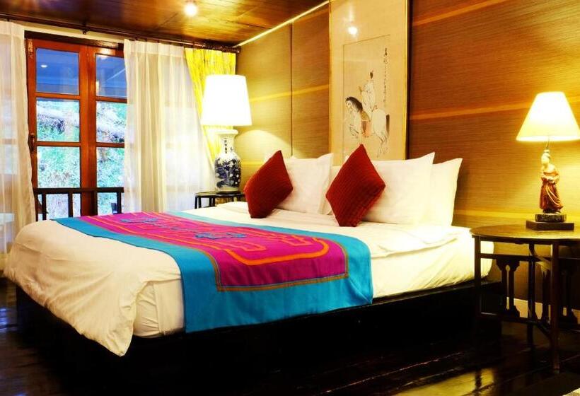 带2个卧室和按摩浴缸的别墅, Zantiis Ndol Villas