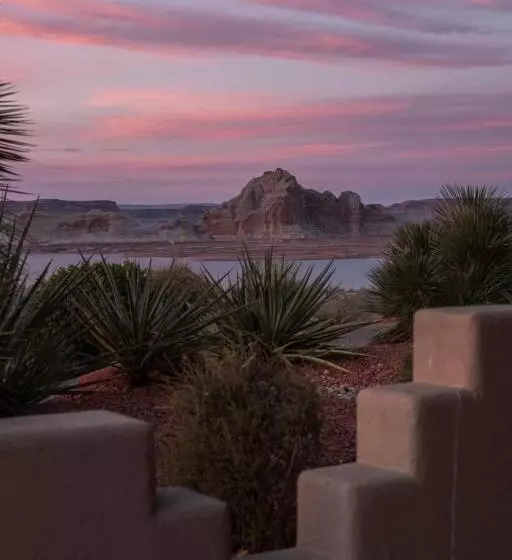 اتاق لوکس با چشم‌انداز, Lake Powell Resort