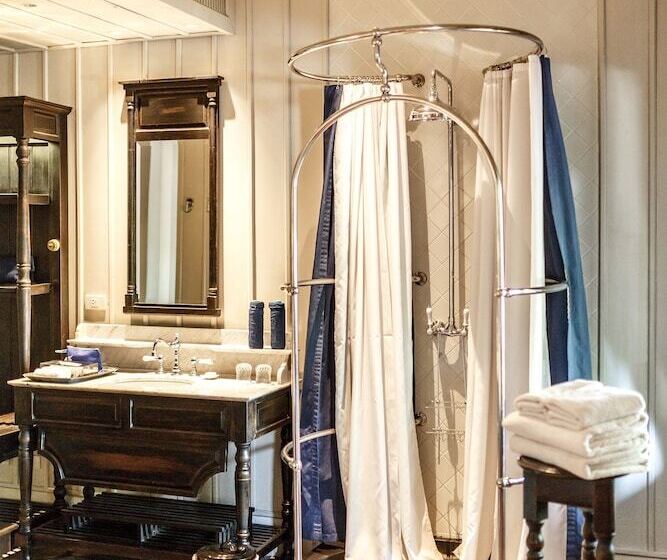 اتاق لوکس با بالکن, Burasari Heritage Luang Prabang