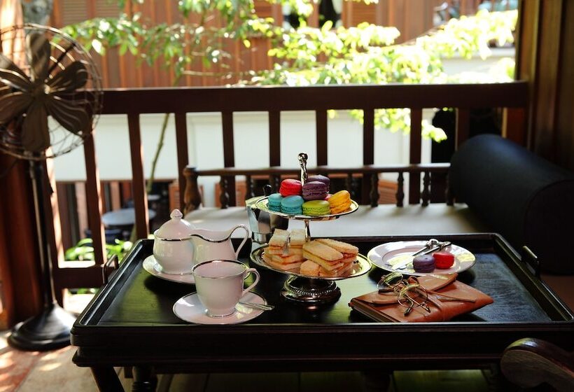 اتاق لوکس با بالکن, Burasari Heritage Luang Prabang