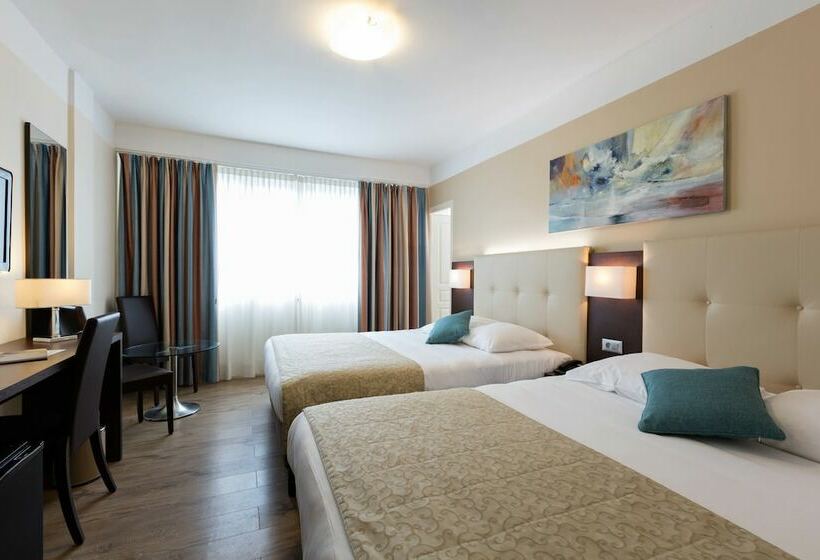 חדר משפחתי, Rotonde