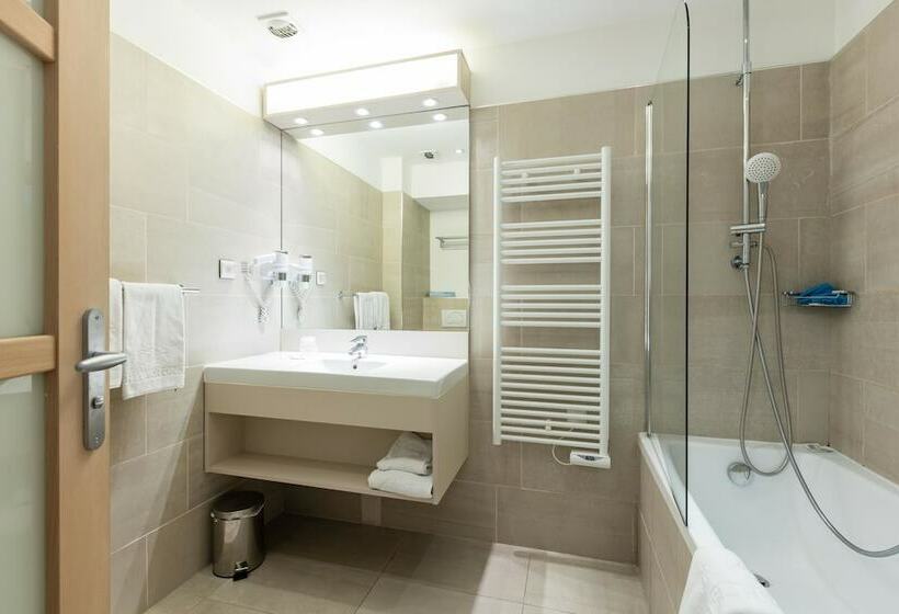 חדר סופריור, Rotonde