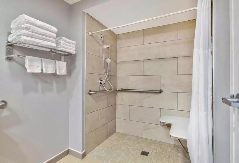 身障者適用スタンダードルーム, Motel 6 Bethel, Ct  Danbury